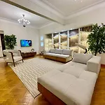 Urban Stay Luxury Bright 3Br At Heart Of Cairo, Near Zamalek