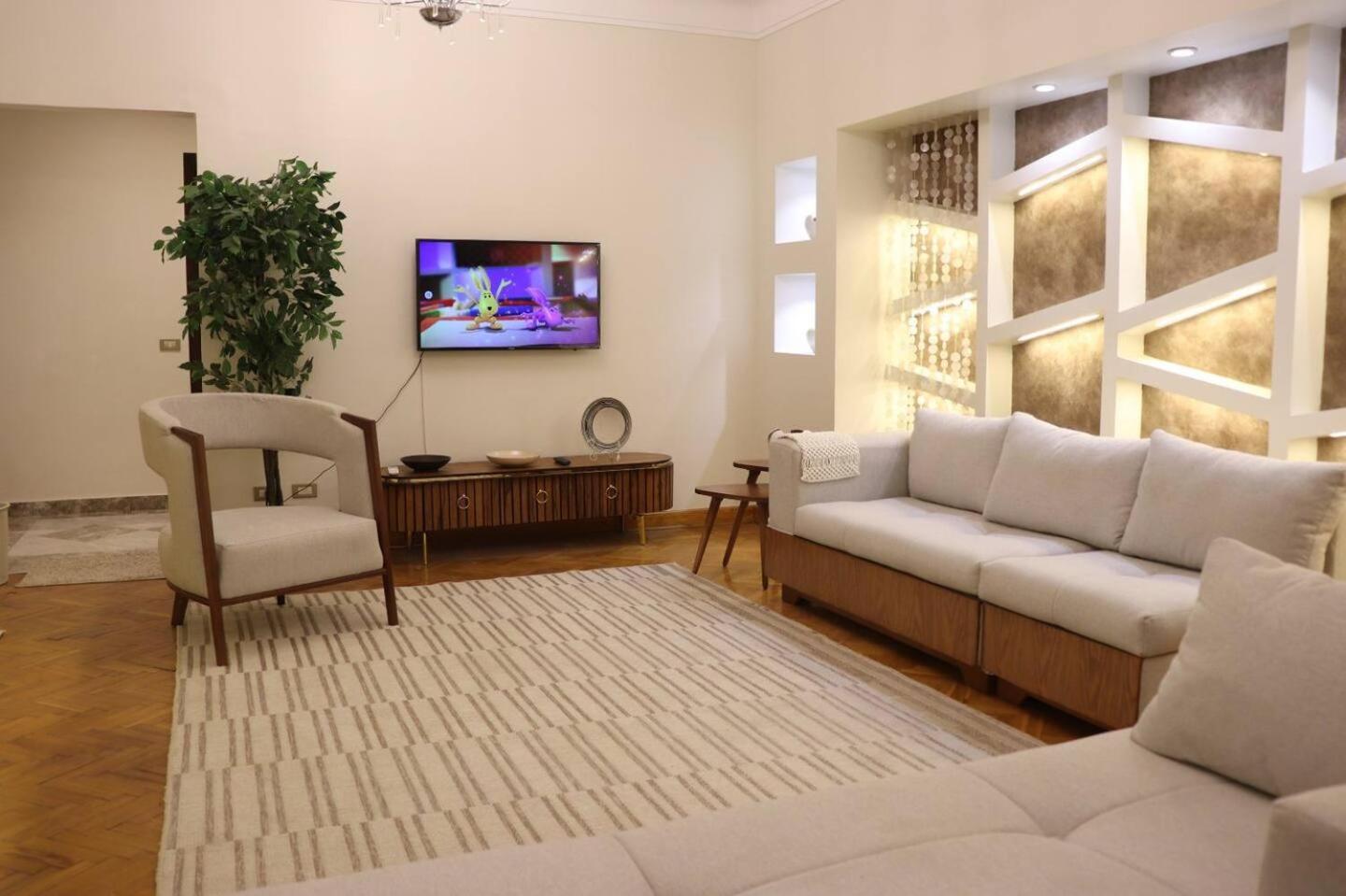 Urban Luxury Bright 3br At Heart Of Cairo, Near Zamalek